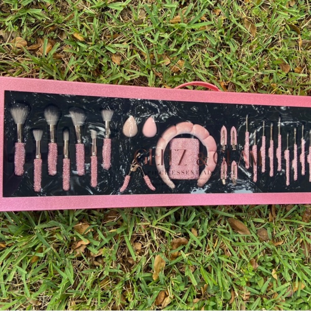 glitz and glam makeup brushes PINK - Picture 2 of 5